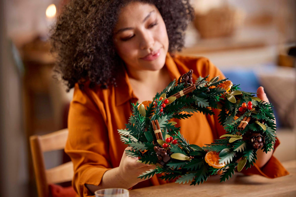 LEGO 10340 Wreath – on display