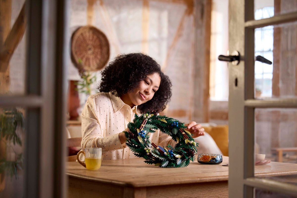 LEGO 10340 Wreath – on display
