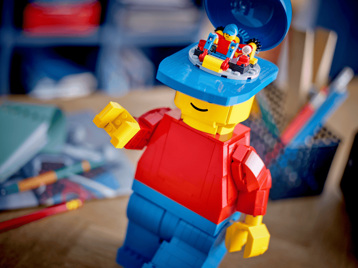 LEGO 40649 Up-Scaled LEGO Minifigure – detail