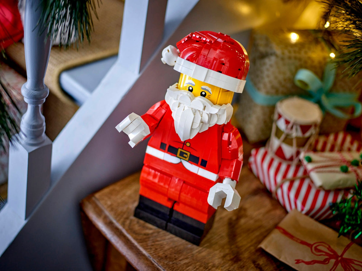 LEGO 40820 Up-Scaled Santa Minifigure – on display