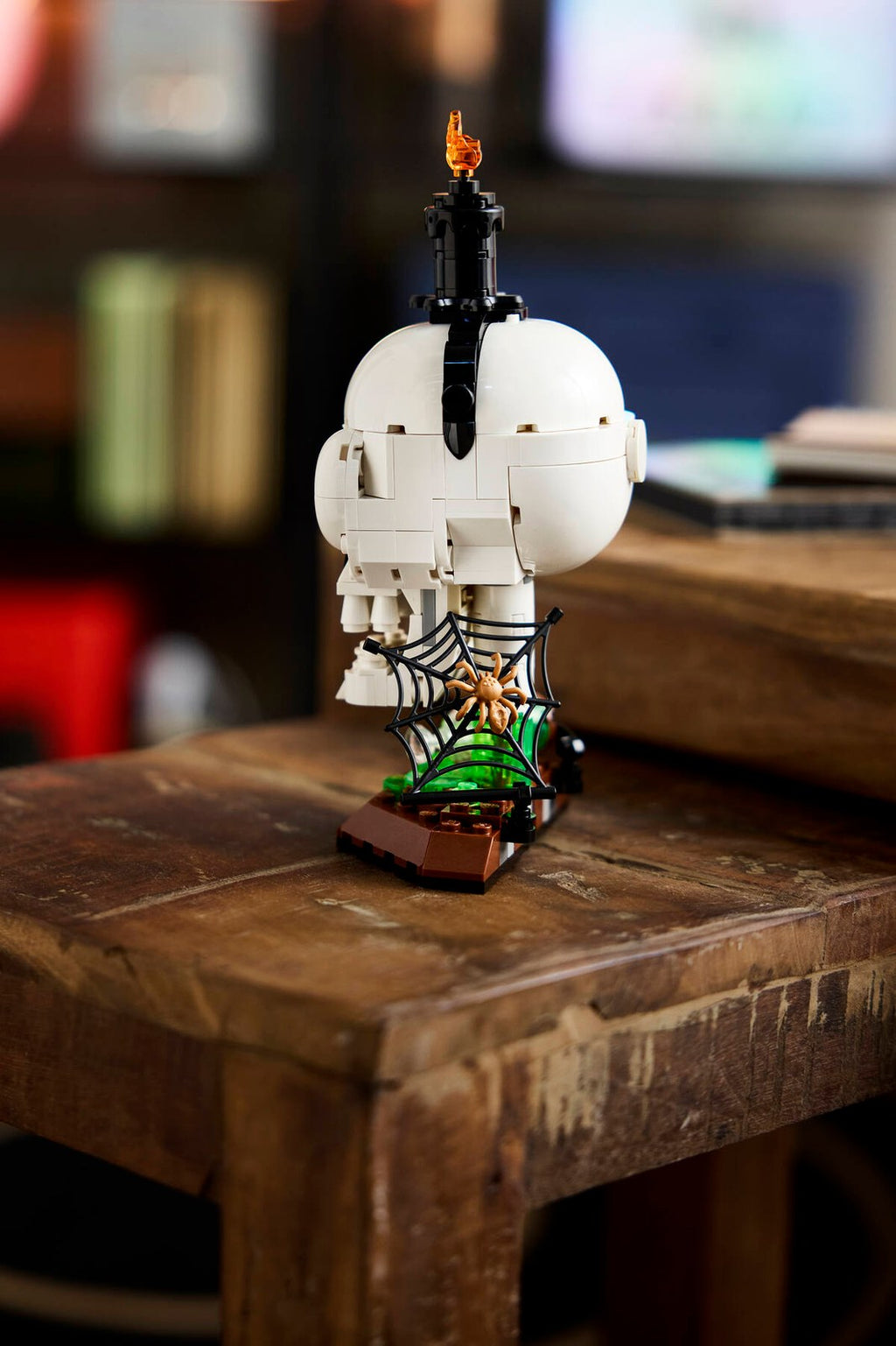 LEGO 40883 Halloween Skull Candle – on display