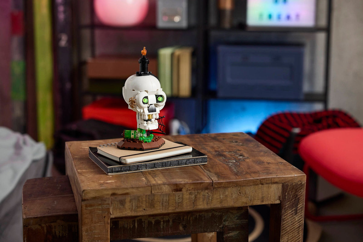 LEGO 40883 Halloween Skull Candle – on display