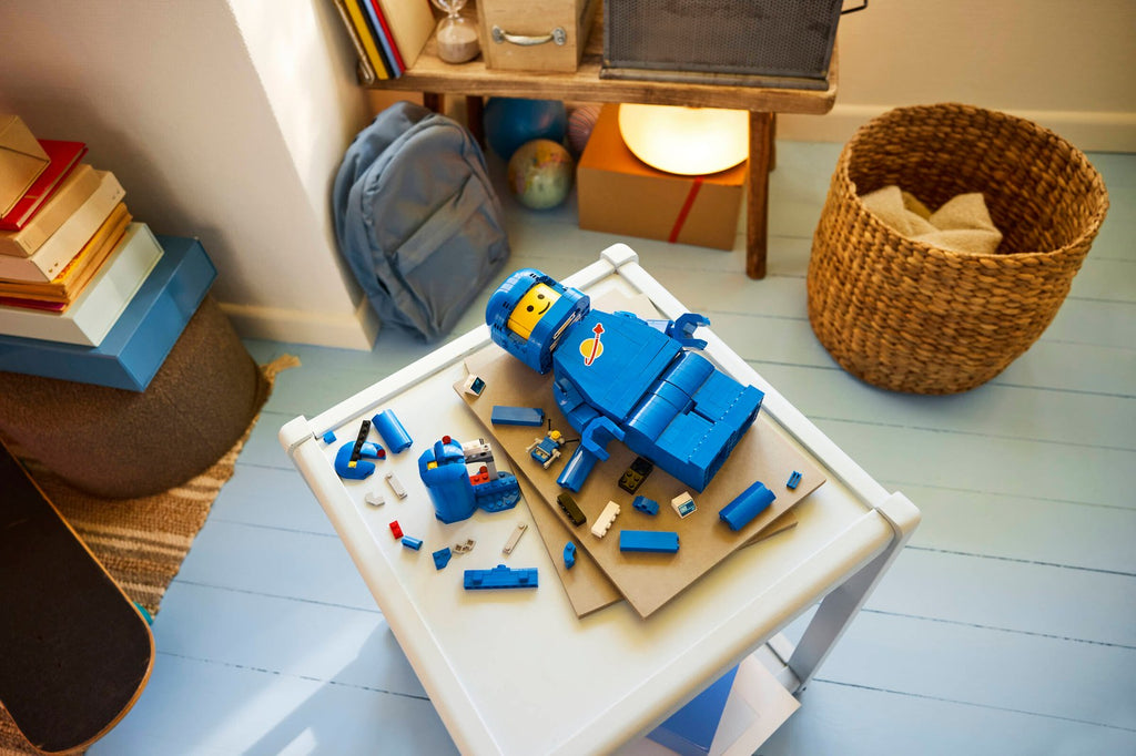 LEGO 40921 Up-Scaled Blue Astronaut Minifigure – on display
