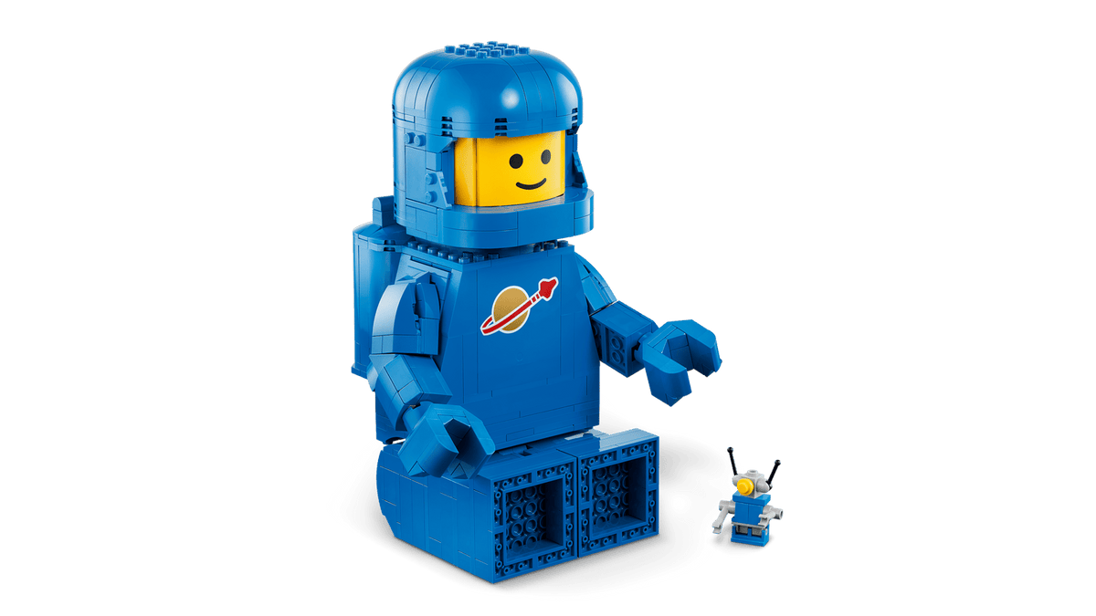 LEGO 40921 Up-Scaled Blue Astronaut Minifigure – detail