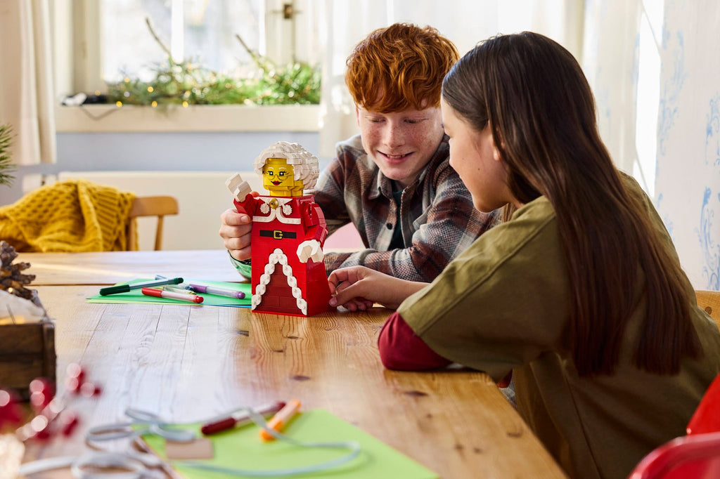 LEGO 40875 Up-Scaled Mrs. Claus Minifigure – on display