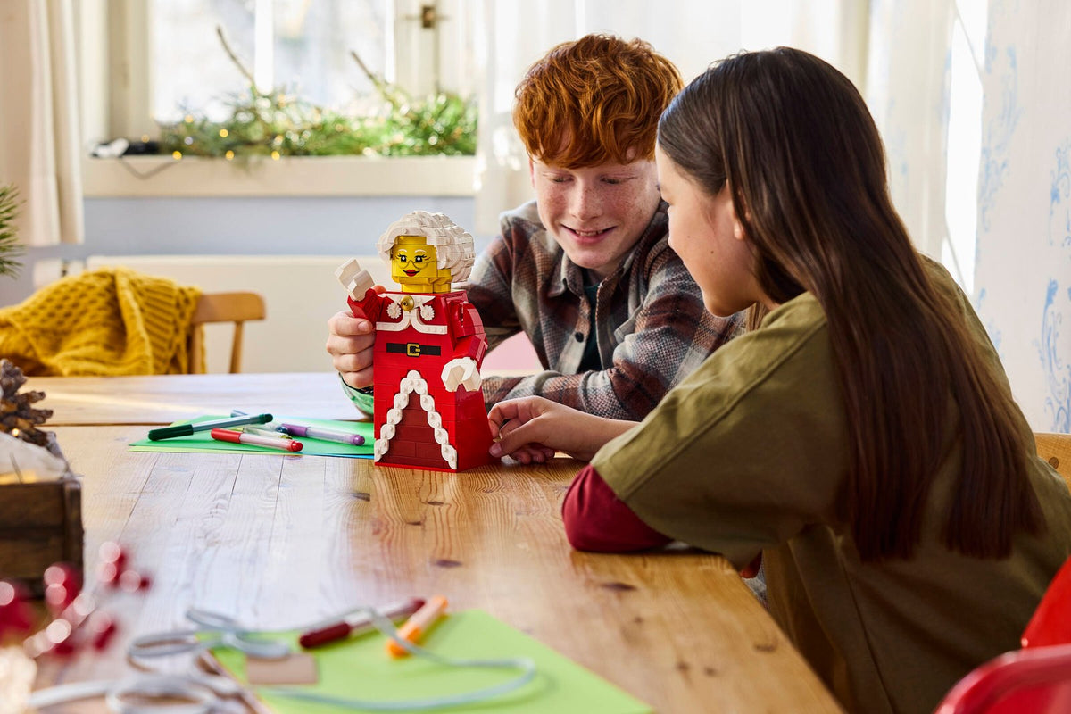 LEGO 40875 Up-Scaled Mrs. Claus Minifigure – on display